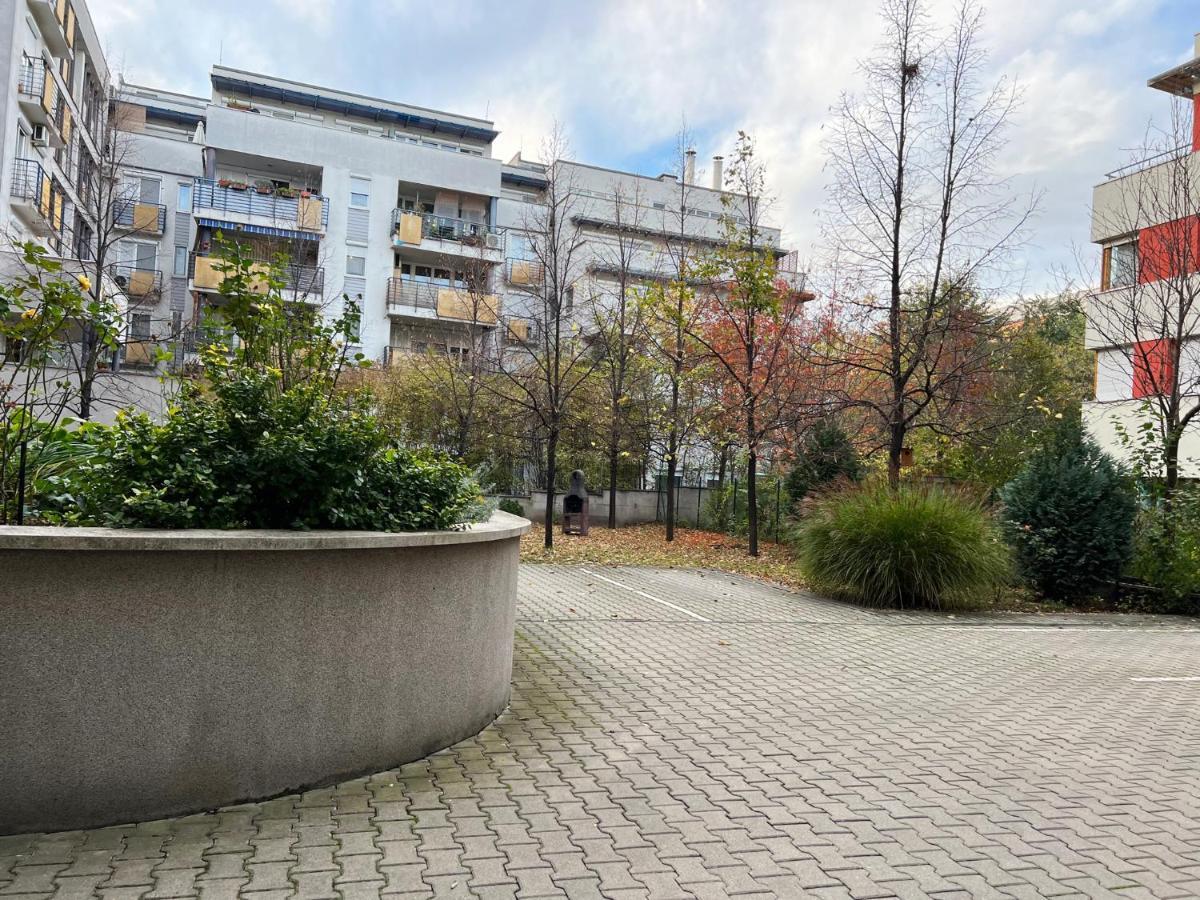 Center Budget Apartment Inside Free Parking Self Check-In Free Streaming Ac Balcony Budapesta Exterior foto