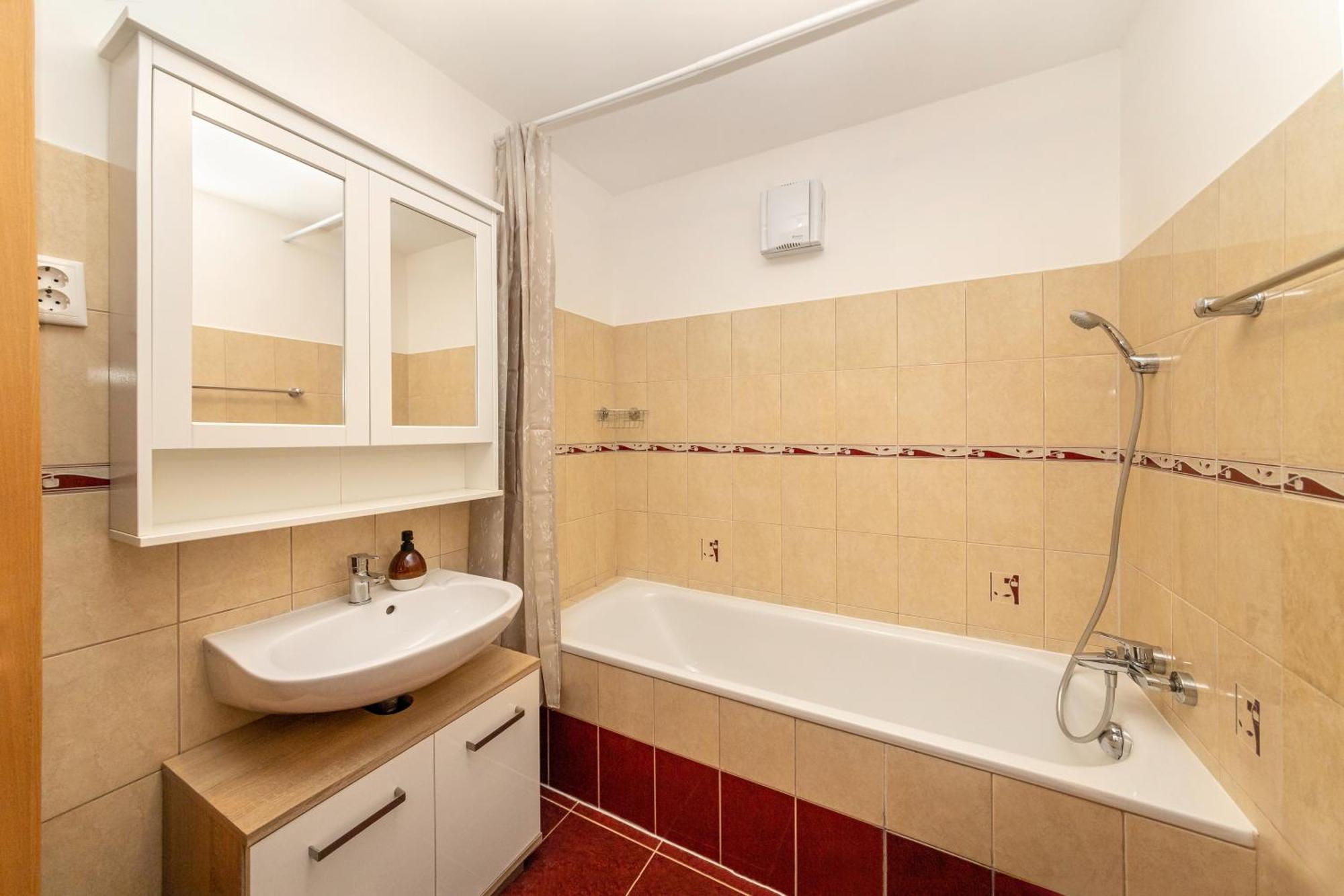 Center Budget Apartment Inside Free Parking Self Check-In Free Streaming Ac Balcony Budapesta Exterior foto