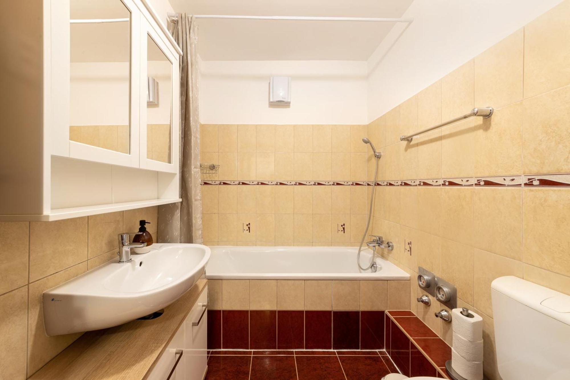 Center Budget Apartment Inside Free Parking Self Check-In Free Streaming Ac Balcony Budapesta Exterior foto